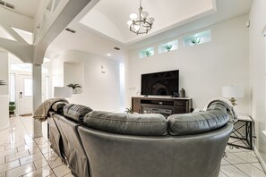 House (3 Bedrooms) | Interior - Fenced Yard: Home Near Hospitals in Edinburg! (Edinburg)