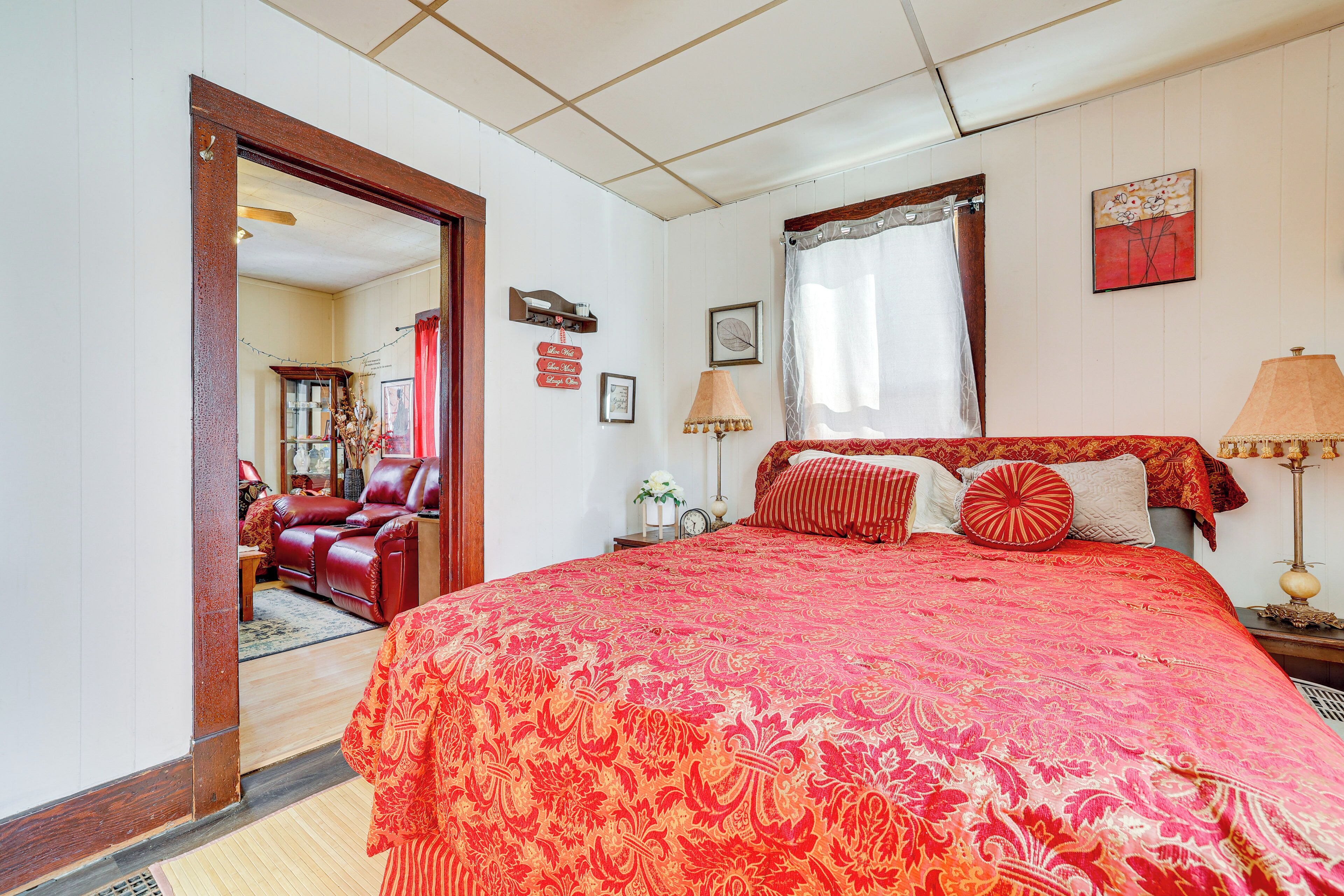 House (2 Bedrooms) | Interior