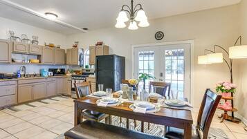 Rumah (2 Bedrooms) | Interior