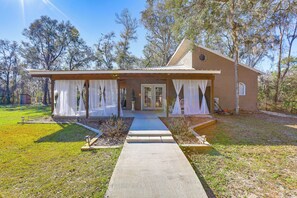 House (2 Bedrooms) | Interior - Private Patio w/ View: Peaceful Trenton Home (Trenton)