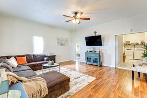 House (2 Bedrooms) | Interior