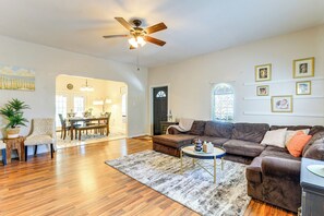 House (2 Bedrooms) | Interior