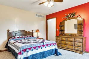 House (4 Bedrooms) | Interior
