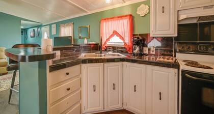 8 Mi to Dtwn Greenville: Pet-friendly Family Home!