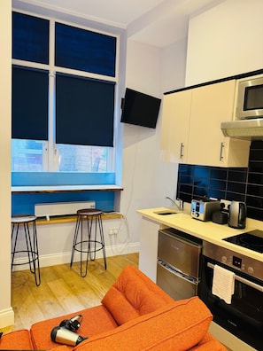 Comfort Studio | In-room dining - Leicester Square 2nd Floor Studio (London)