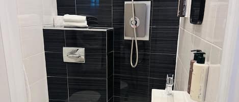 Comfort Studio | Bathroom