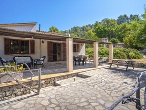 Casa, 3 habitaciones, terraza | Restaurante al aire libre