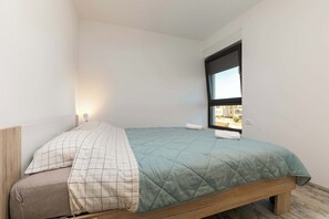 3 chambres, bureau, Wi-Fi, draps fournis