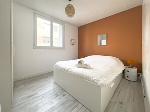 3 soverom, strykejern/-brett, wi-fi og sengetøy