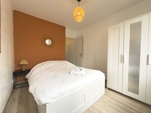 3 Schlafzimmer, Bügeleisen/Bügelbrett, WLAN, Bettwäsche