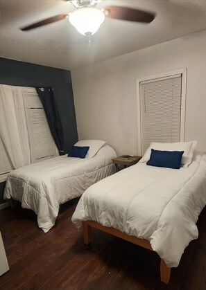 WiFi, bed sheets
