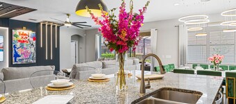 Karaoke Room, Themed Bedrooms, Pool Table, Foosball, Air Hockey: The Gallery House