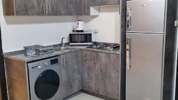 Apartment, 1 Bedroom, Accessible, Smoking | Private kitchen