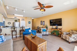 Living area - Shores Of Panama 2302 1 Bedroom Condo (Panama City Beach)