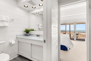 Townhome, 2 Bedrooms | Bathroom