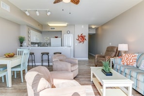 Living area - Shores Of Panama 1602 1 Bedroom Condo (Panama City Beach)