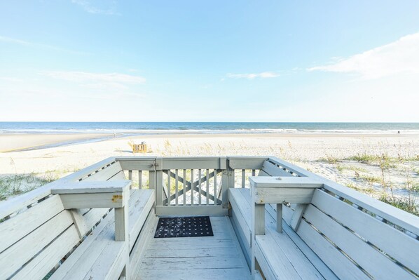 Property grounds - Oceanfront 3 BR Condo with a Shared Pool! Sea Cloisters II 101B (Surfside Beach)