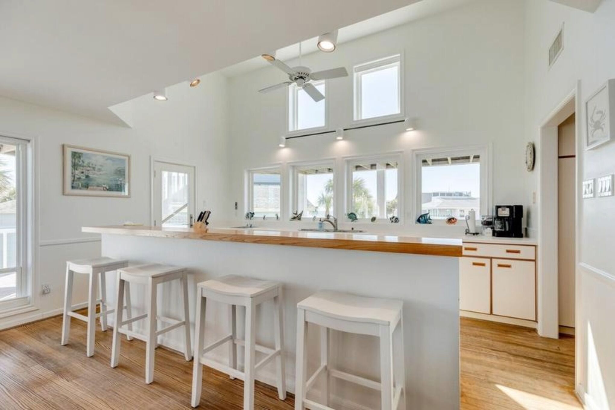 House, 3 Bedrooms | Private kitchen | Fridge, oven, coffee/tea maker, toaster