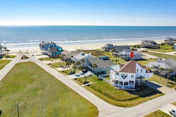 House, 3 Bedrooms | Beach