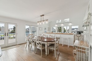House, 3 Bedrooms | Dining - Sol Kissed Pirates Beach (Galveston)