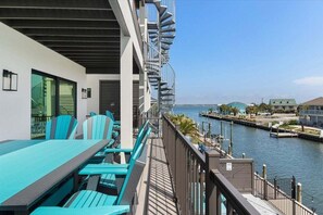 ハウス 6 ベッドルーム | 屋外ダイニングエリア