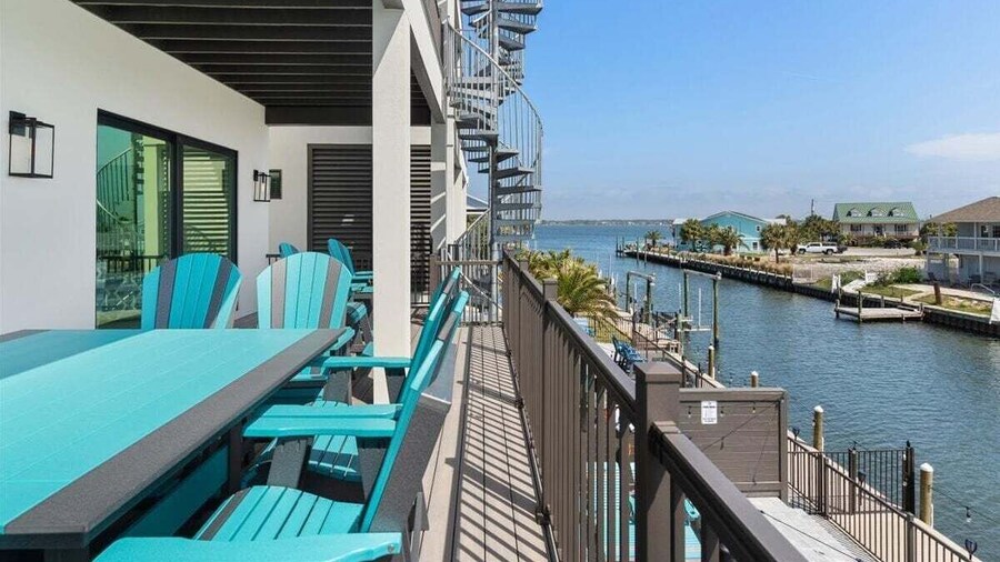 Delta Dawn 6 Bedroom Home