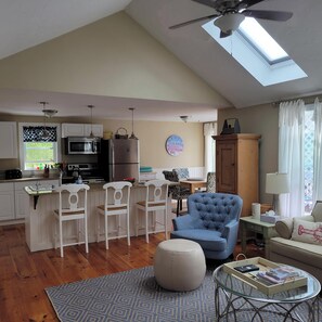 TV - Comfortable, Spacious North Chatham Condo! (N. Chatham)