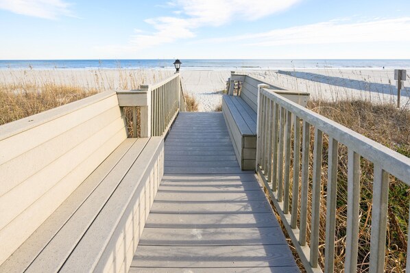 Property grounds - Oceanfront 2 BR Condo with a Shared Pool! Surfwatch III 104 (Surfside Beach)