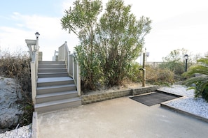 Property grounds - Oceanfront 2 BR Condo with a Shared Pool! Surfwatch III 104 (Surfside Beach)
