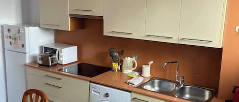 冰箱、微波炉、炉灶、茶具/咖啡用具
