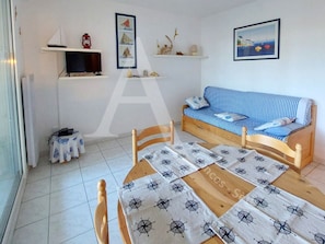 TV - T2, 35m² rdc, grande loggia et garage (Sète)