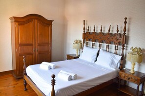 4 chambres, fer et planche Ă repasser, accĂšs Internet, draps fournis