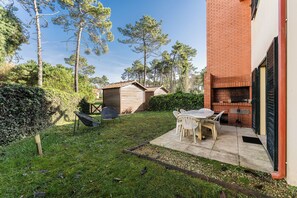 Outdoor dining - R3 - Miravillas - Rosas 33 (Mira)