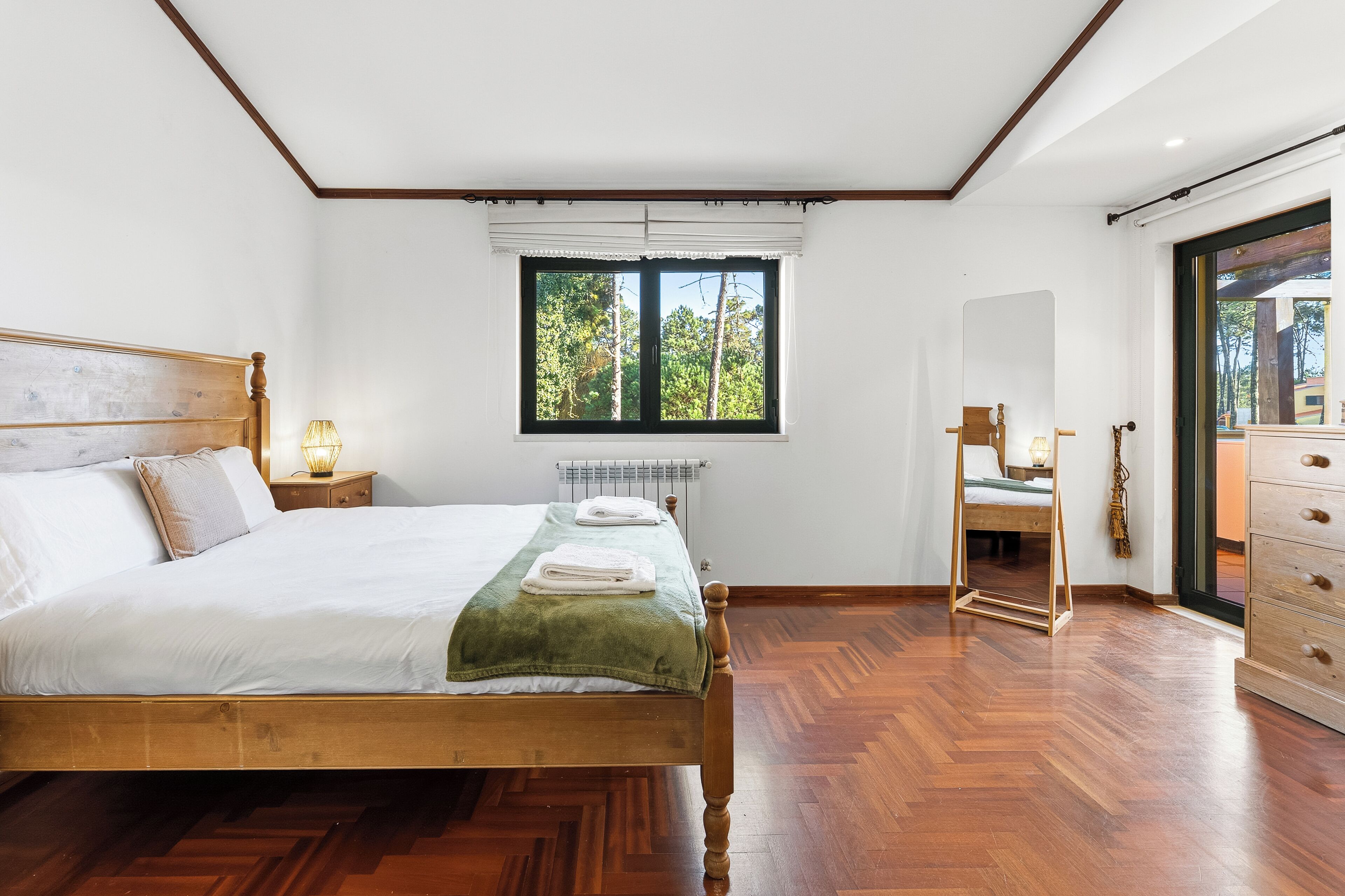 3 dormitorios, tabla de planchar con plancha, Internet y ropa de cama