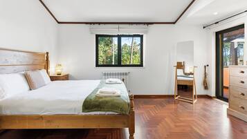 3 dormitorios, tabla de planchar con plancha, Internet y ropa de cama