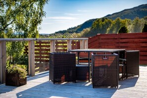 Outdoor dining - Mountain View is a very rare find with its peaceful haven at the back of the property with unspoiled (Aviemore)