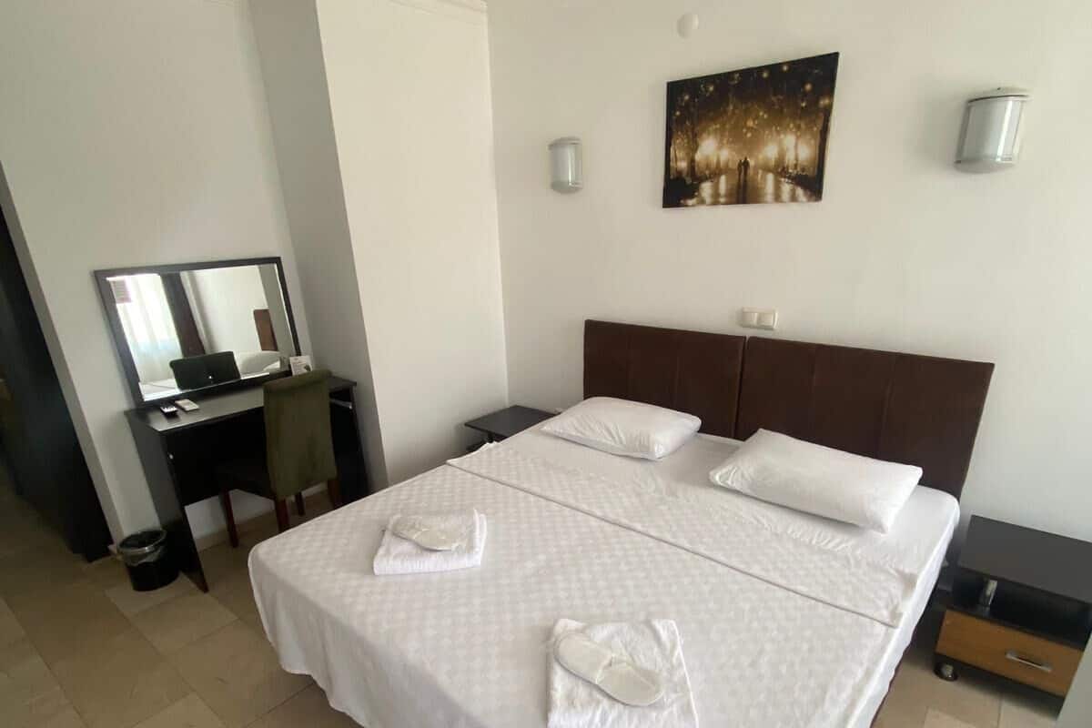 1 bedroom, in-room safe, desk, laptop workspace