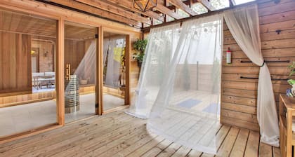 Rare 4-Bed, 4 Private Ensuites, Full Kitchen in Trendy Montreal Neighbourhood