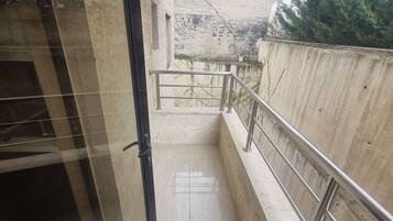 Apartment, 1 Bedroom, Accessible, Smoking | Property grounds
