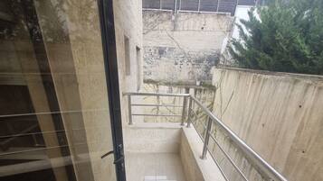 Apartment, 1 Bedroom, Accessible, Smoking | Property grounds
