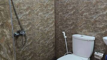 Room, 1 Bedroom, Accessible, Smoking | Bathroom