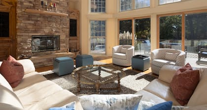 Minutes from Downtown Easton and St. Michaels | Pool | Kayaks | Private Dock