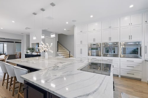 Luxury Living at its Finest – 3BD/3.5BA (Sleeps 6)