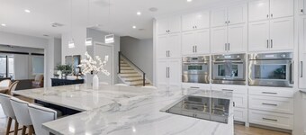 Luxury Living at its Finest – 3BD/3.5BA (Sleeps 6)