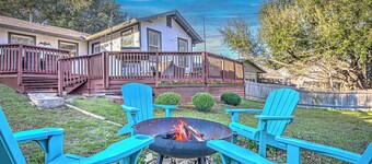 Chic 4 BDR for 9 Near DT & Mins to Lady Bird Lake!