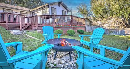 Chic 4 BDR for 9 Near DT & Mins to Lady Bird Lake!