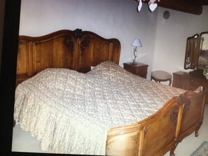 3 Schlafzimmer, Bügeleisen/Bügelbrett, Bettwäsche