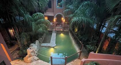 The Casita is a stunning villa in a tropical oasis in historic downtown DeLand.