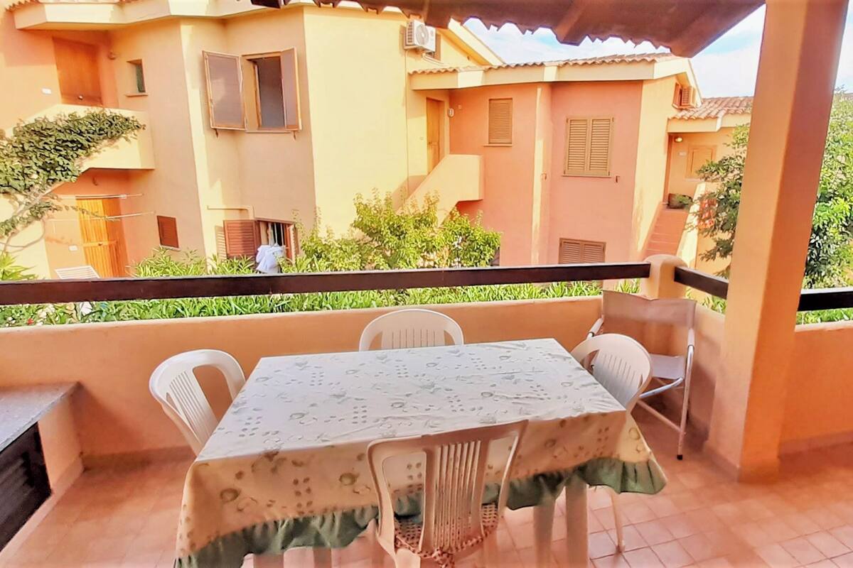 Basic Apartment | Terrace/patio