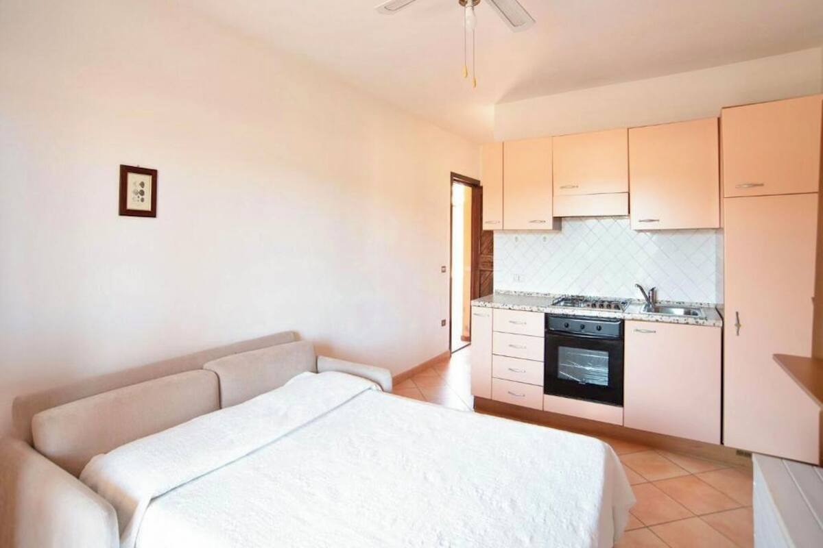 Studio | Living area | 24-inch flat-screen TV with satellite channels